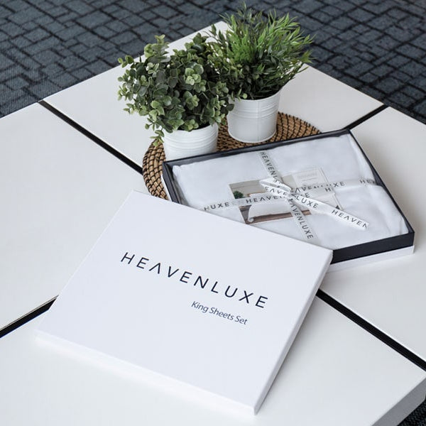 white bed sheet set packaging